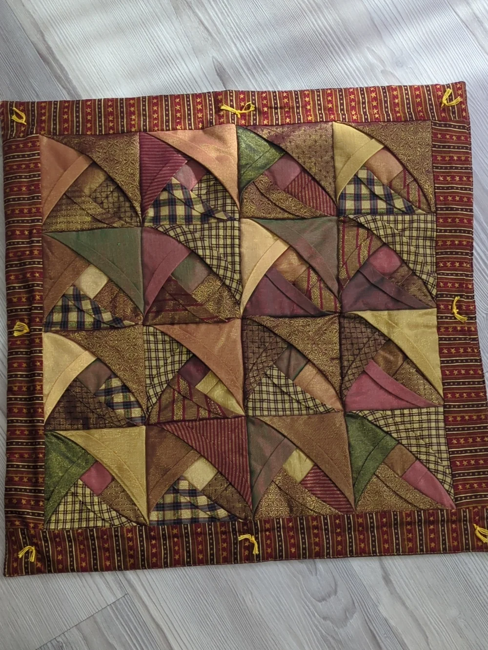 Handmade Cathedral Window Quilt Wall Hanging Pillow Cover 21x21 Primitive Countr